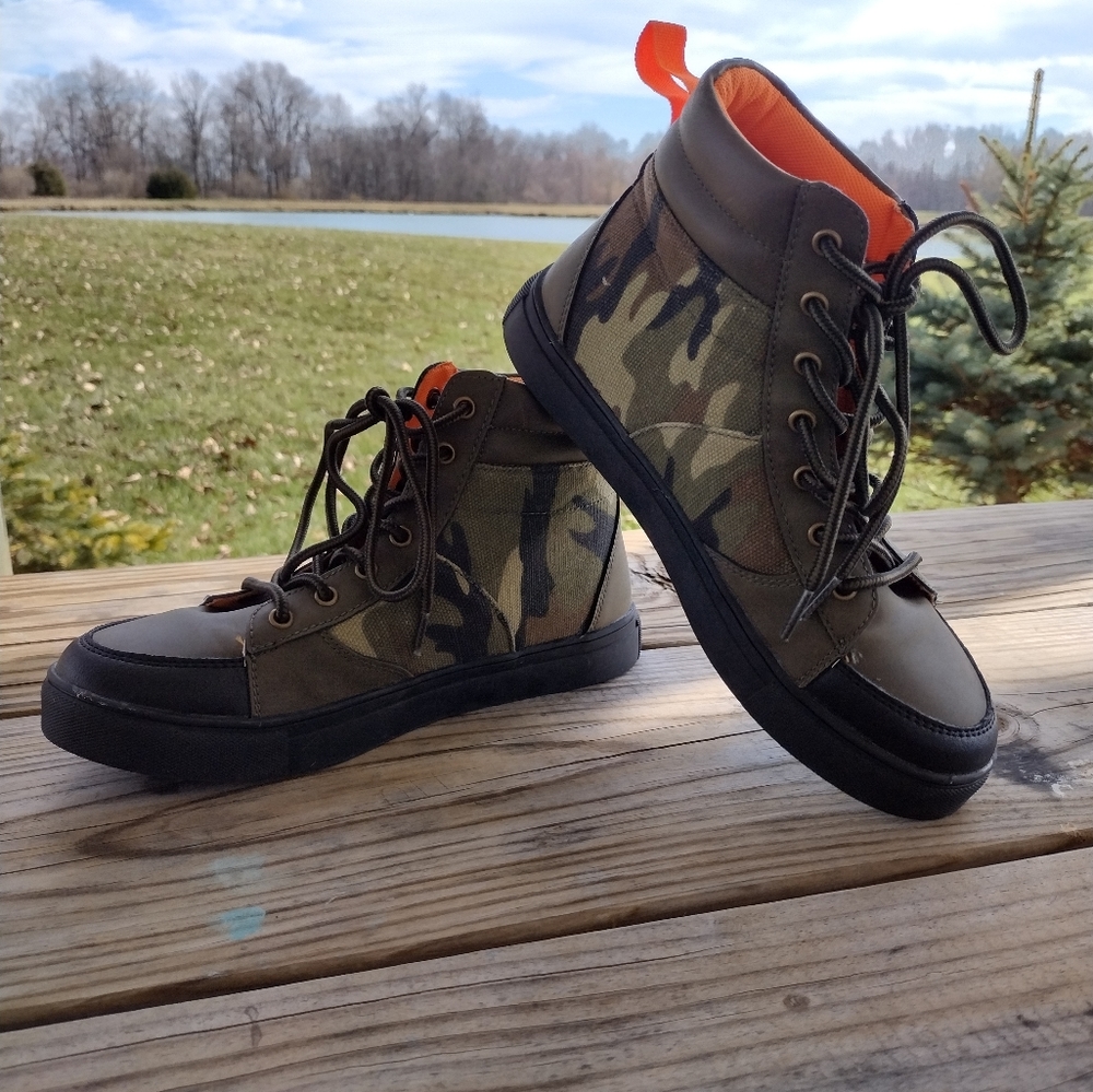 Boys camouflage deerstag high top sneakers